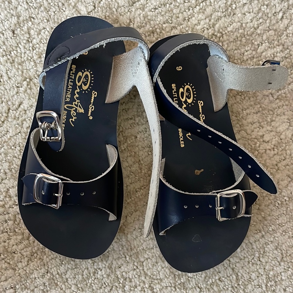 Saltwater sun-san leather sandals in navy size 9